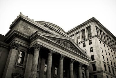 Quels débouchés et métiers après un master Banque Finance ?