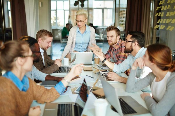 La formation en management, indispensable pour développer ses compétences managériales